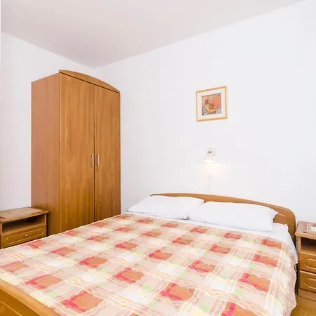 & Cina- One Bedroom With Balcony And Sea View Apartman
