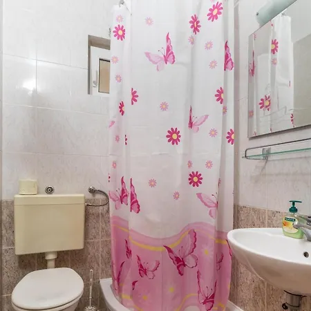 Apartment & Cina- One Bedroom With Balcony And Sea View *
