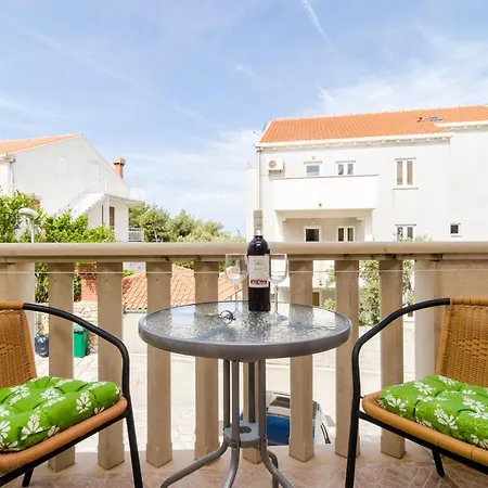 & Cina- One Bedroom With Balcony And Sea View