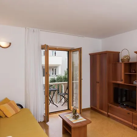 Apartment & Cina- One Bedroom With Balcony And Sea View *